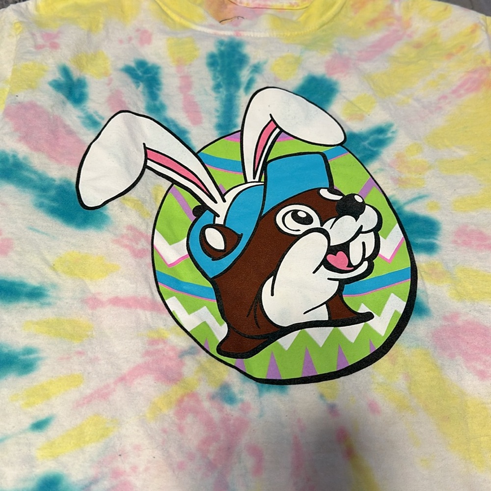 Buc-ees Easter tshirt - Picture 2 of 4
